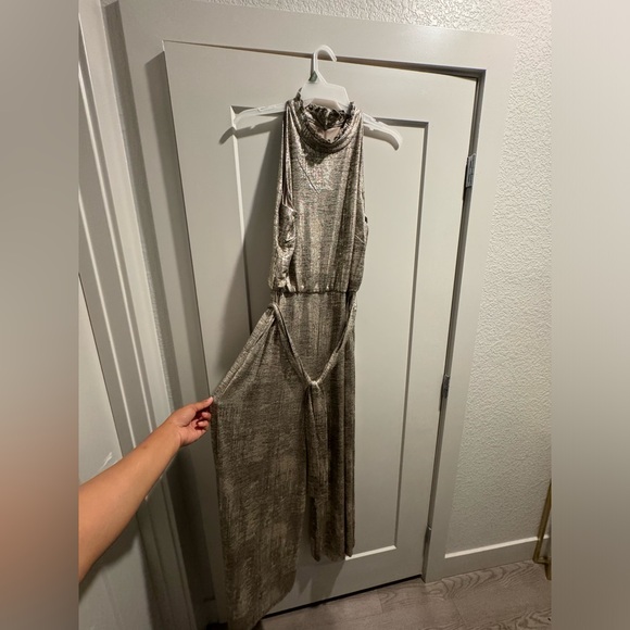 A beautiful Jumpsuit Gold&Blackish Color. Used only once. - Picture 5 of 7